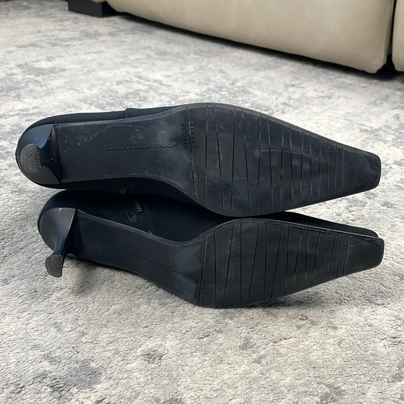 Stuart Weitzman Buckle Kitten Heel Ankle Boots Pointed Toe Witchy Black Sz 8.5 N - Picture 8 of 13